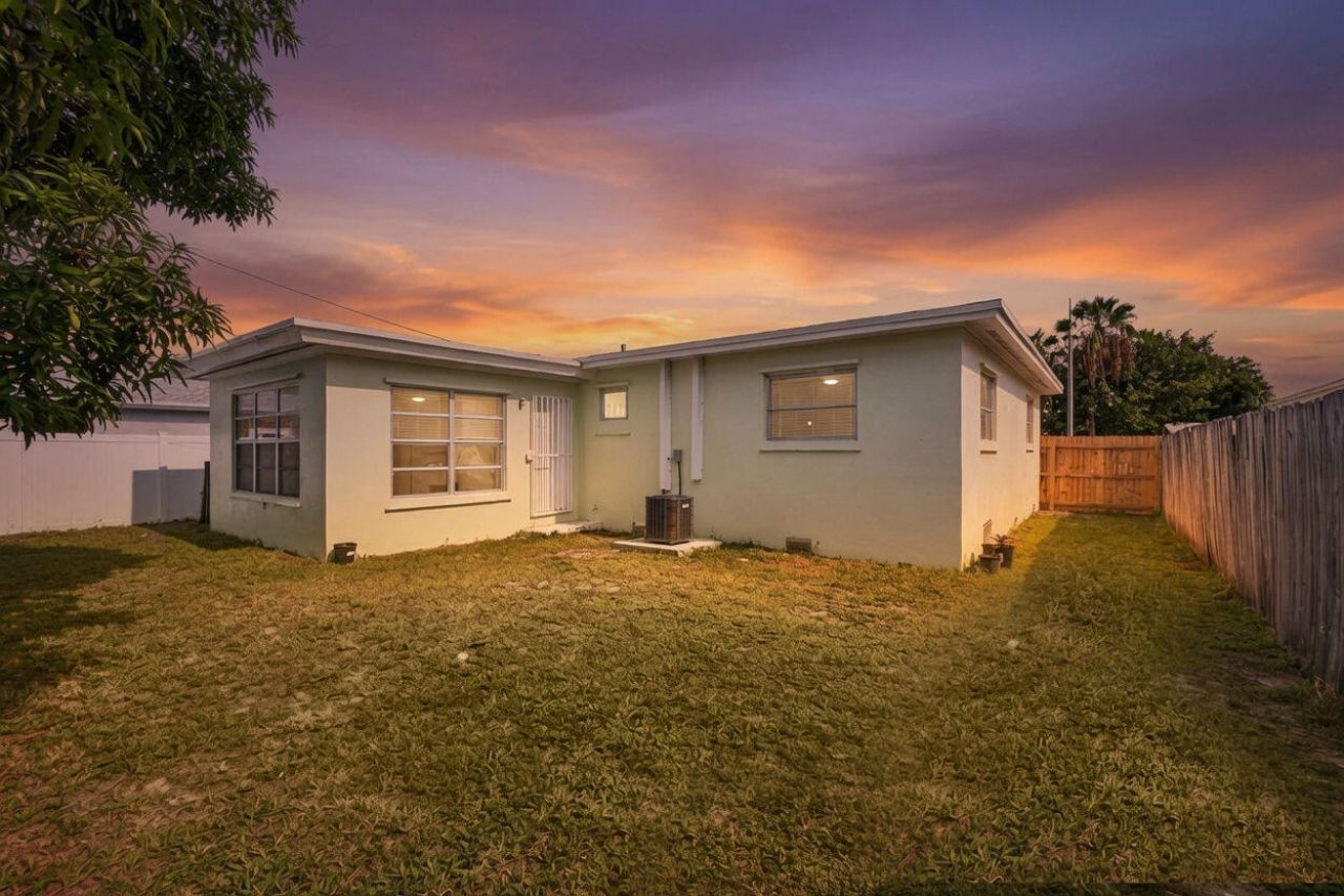 1547 W 10th Street, Riviera Beach, FL 33404 Photo