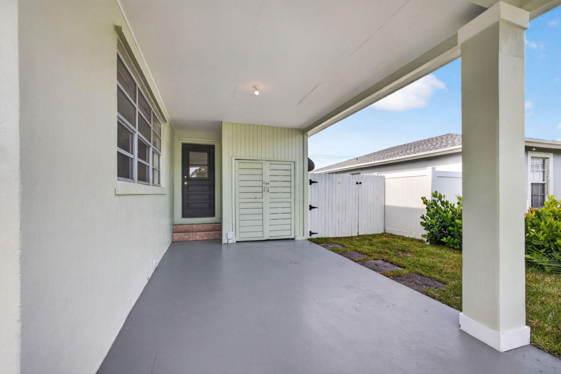 1547 W 10th Street, Riviera Beach, FL 33404 Photo