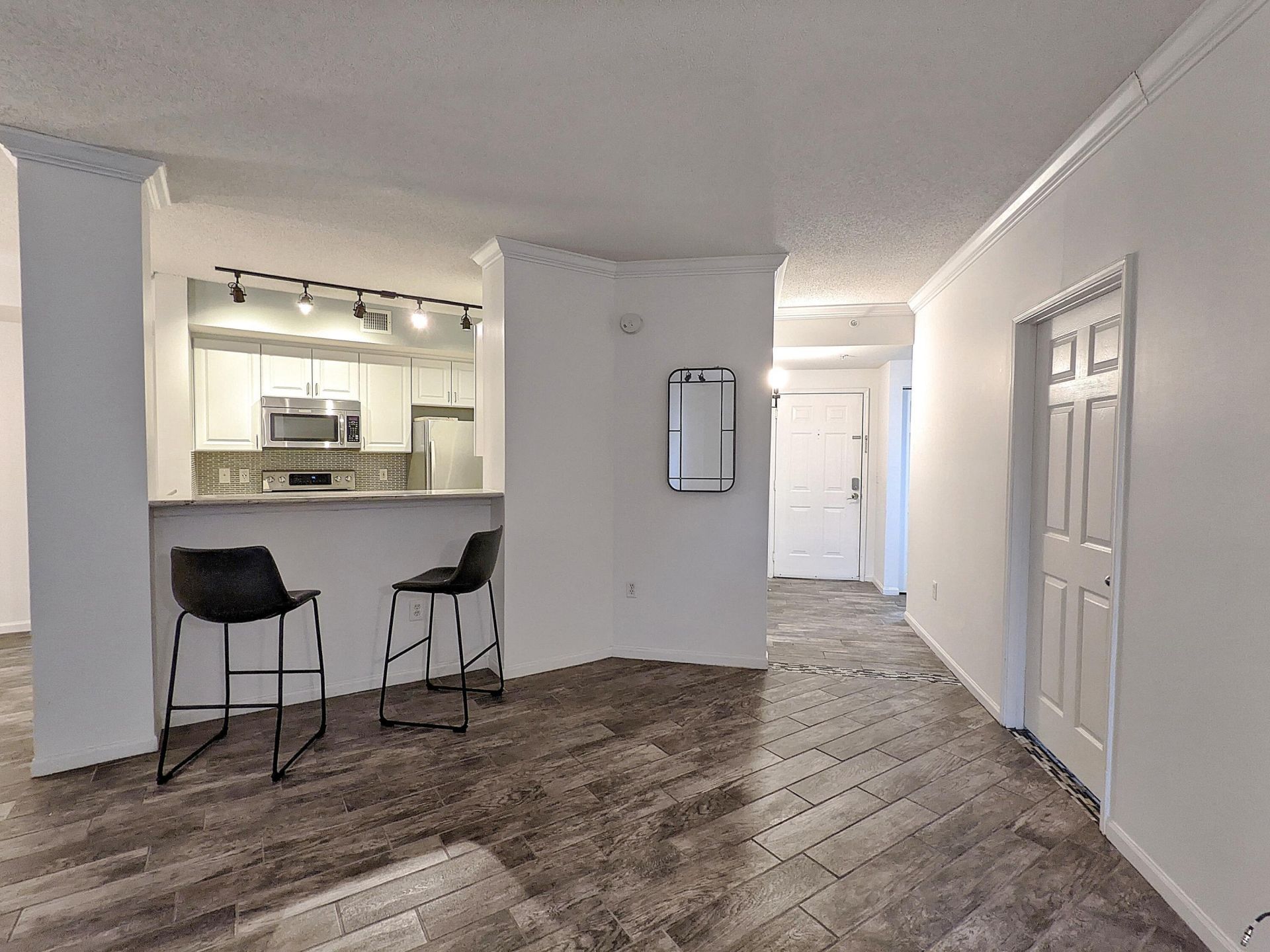 630 S Sapodilla Avenue, Unit 308, West Palm Beach, FL 33401 Photo