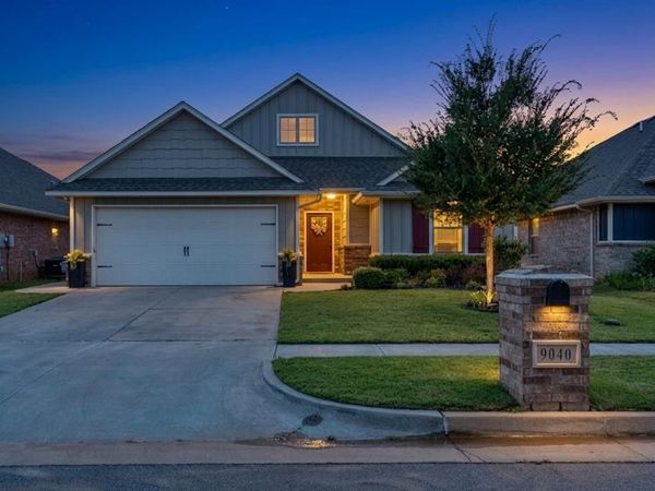 9040 NW 119th Street, Yukon, OK 73099