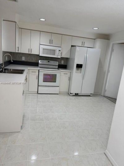 1531 Barcelona Way , Unit 3-30, Weston, FL 33327 Photo