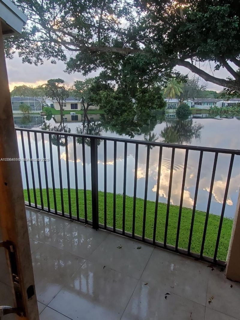 1851 NW 96th Ter, Unit 6C, Pembroke Pines, FL 33024 Photo