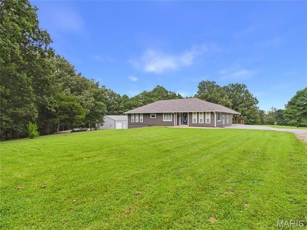 1098 County Road 304 , Poplar Bluff, MO 63901