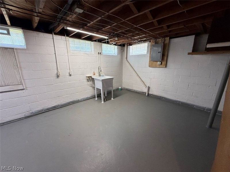 8314 Vineyard Avenue , Cleveland, OH 44105 Photo 31