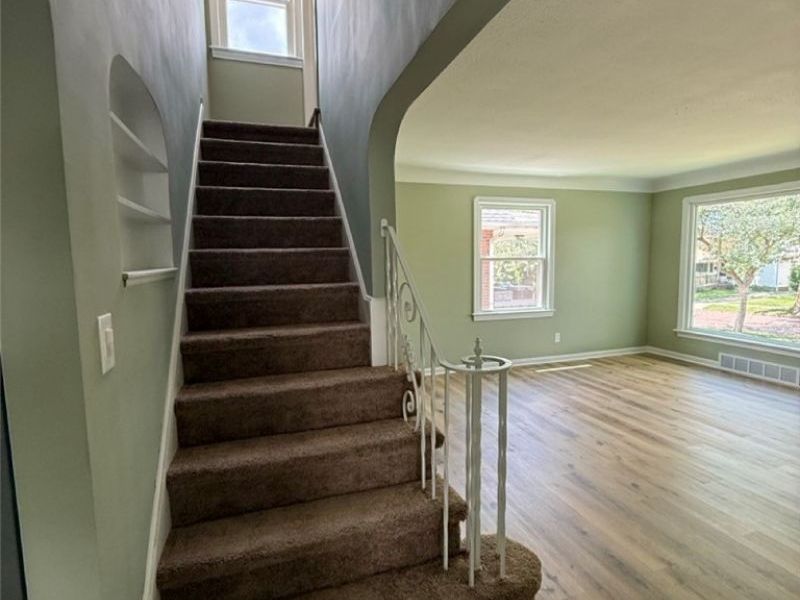 8314 Vineyard Avenue , Cleveland, OH 44105 Photo 38
