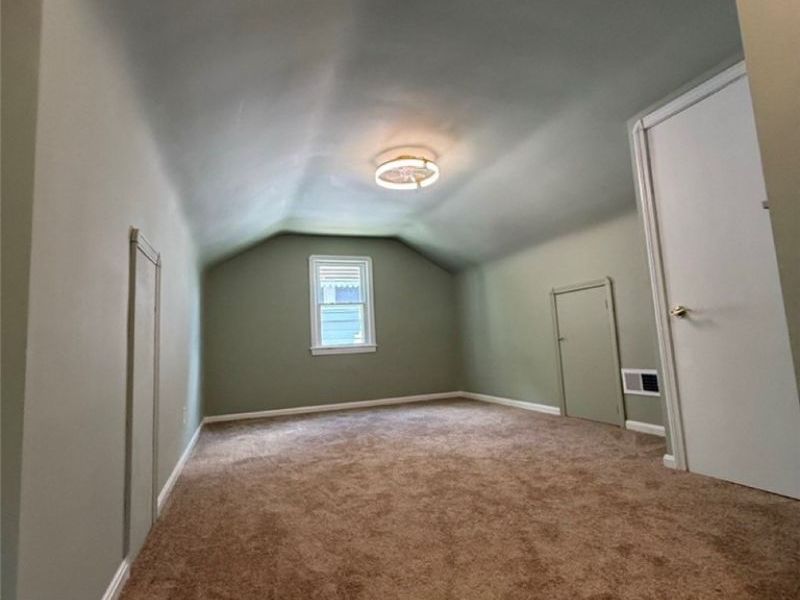 8314 Vineyard Avenue , Cleveland, OH 44105 Photo 43