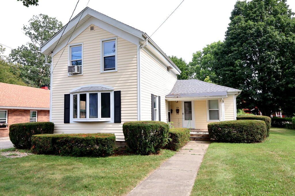 176 W Pearl Street, Coldwater, MI 49036 Main Photo