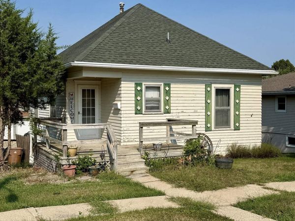 109 1st Avenue, Audubon, IA 50025