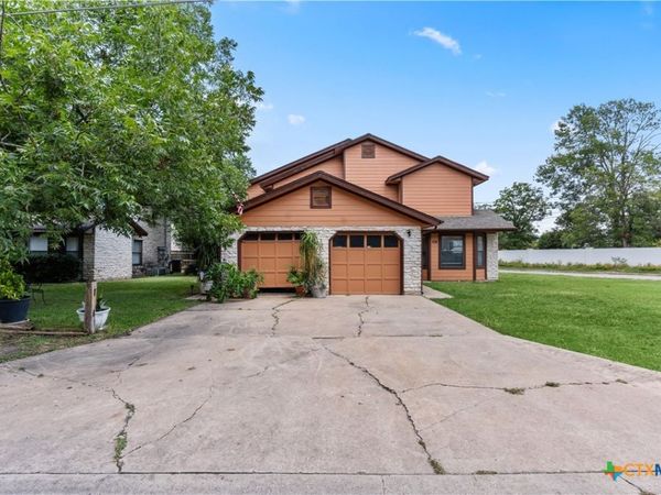 108 Leona Street, Lockhart, TX 78644