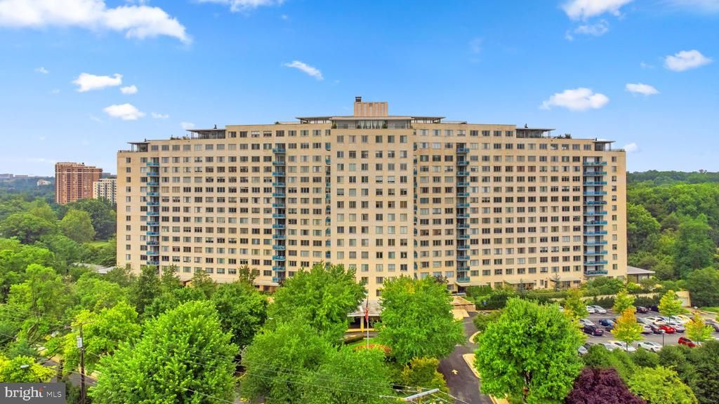 10500 ROCKVILLE PIK , ROCKVILLE, MD 20852