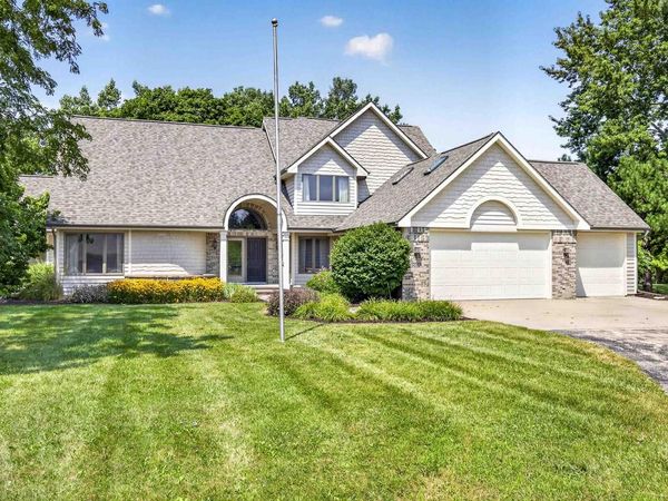 2928 E RIDGE PLACE, Neenah, WI 54956