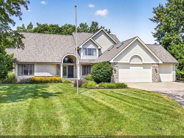 2928 E RIDGE PLACE, Neenah, WI 54956