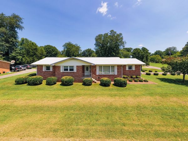 1111 Holders Cove Rd, Winchester, TN 37398