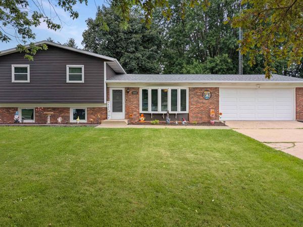 808 Virginia Avenue, LENA, IL 61048