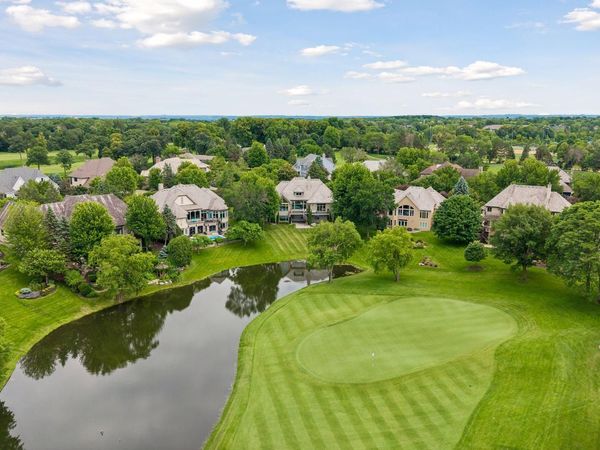 18394 Nicklaus Way , Eden Prairie, MN 55347