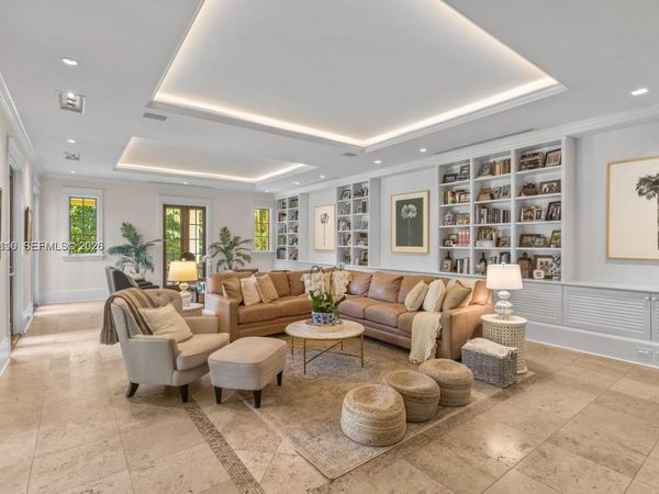 685 Harbor Ln, Key Biscayne, FL 33149