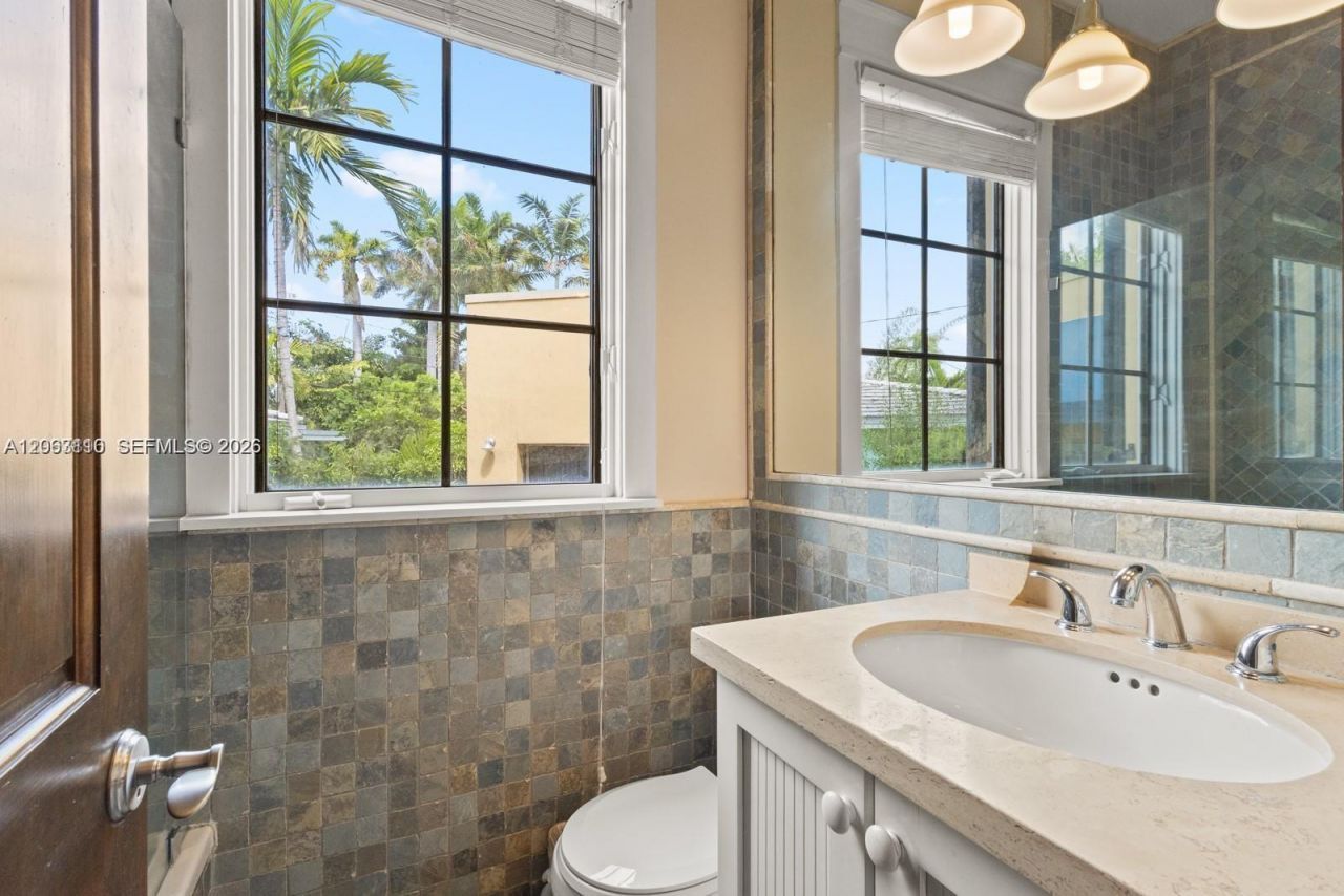 685 Harbor Ln , Key Biscayne, FL 33149 Photo