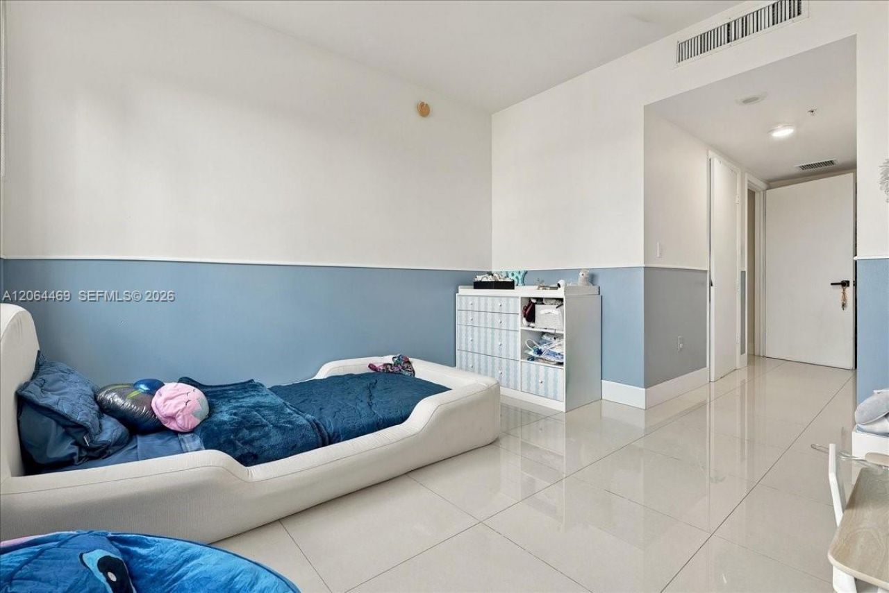 92 SW 3rd St, Unit 1210, Miami, FL 33130 Photo