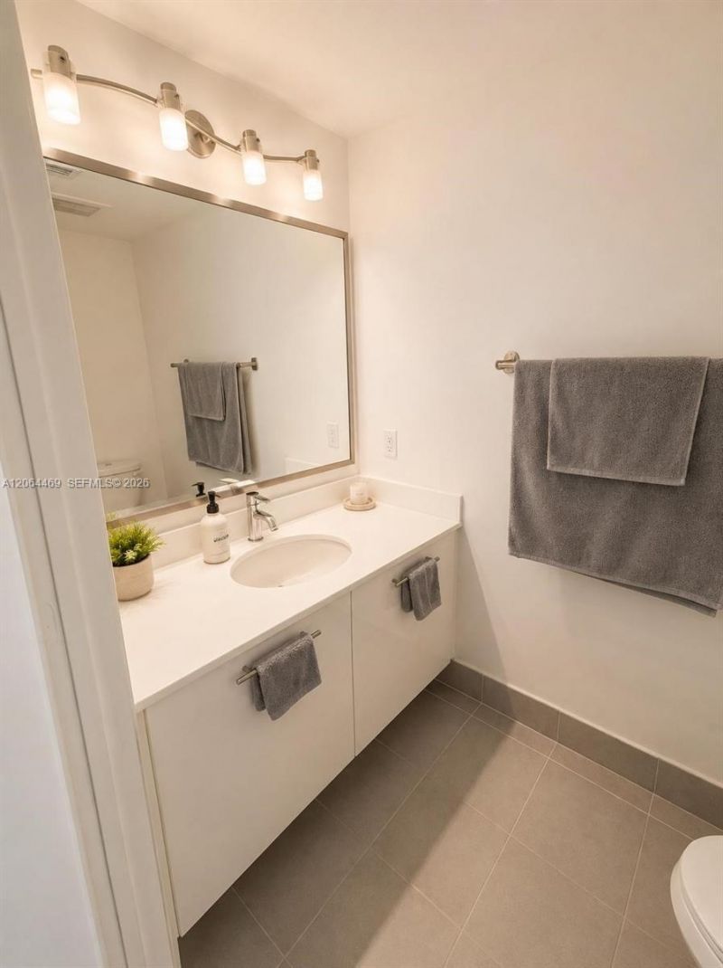 92 SW 3rd St , Unit 1210, Miami, FL 33130 Photo