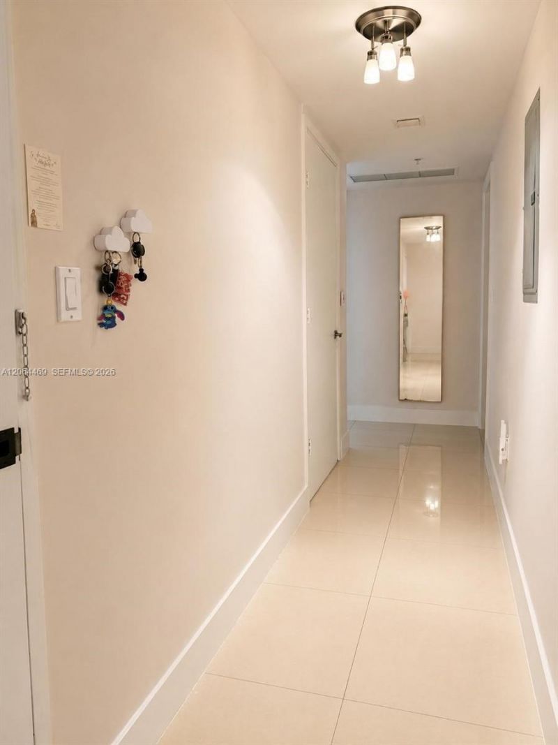 92 SW 3rd St , Unit 1210, Miami, FL 33130 Photo
