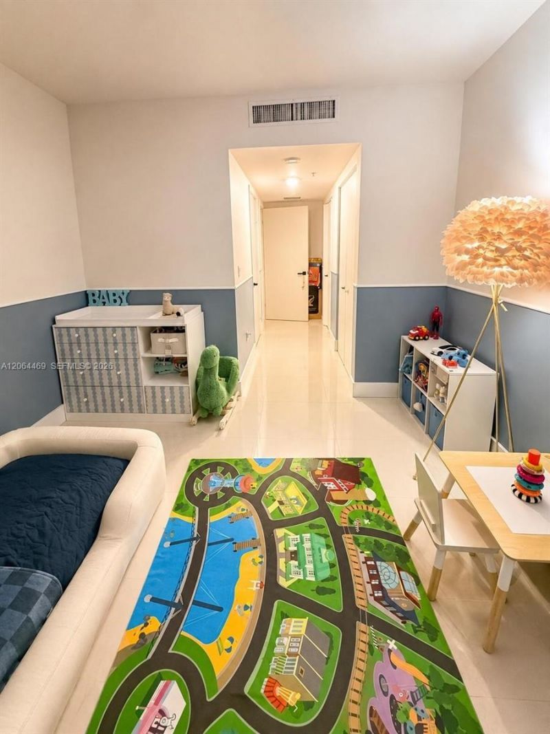 92 SW 3rd St , Unit 1210, Miami, FL 33130 Photo