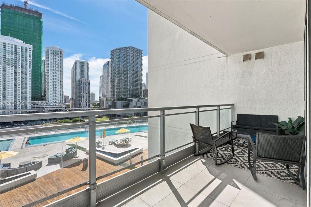 92 SW 3rd St, Unit 1210, Miami, FL 33130 Photo
