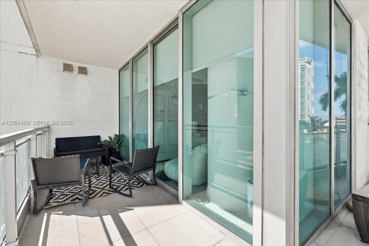 92 SW 3rd St, Unit 1210, Miami, FL 33130 Photo