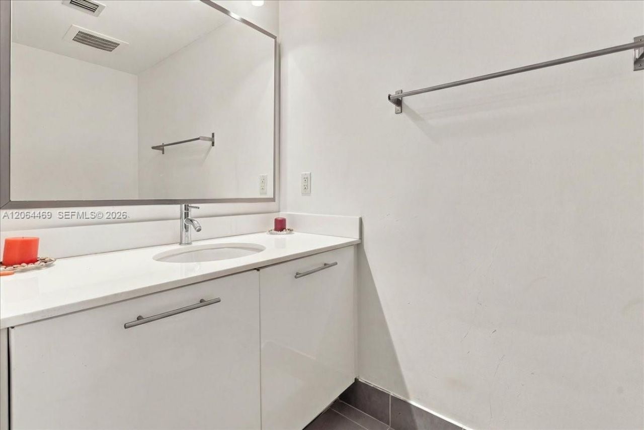 92 SW 3rd St, Unit 1210, Miami, FL 33130 Photo