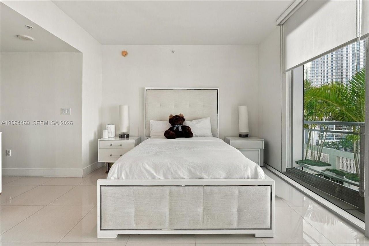 92 SW 3rd St, Unit 1210, Miami, FL 33130 Photo