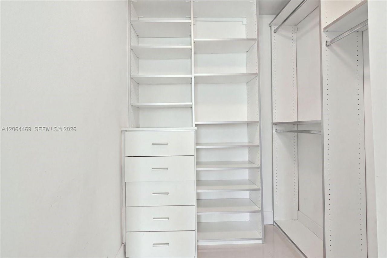 92 SW 3rd St, Unit 1210, Miami, FL 33130 Photo