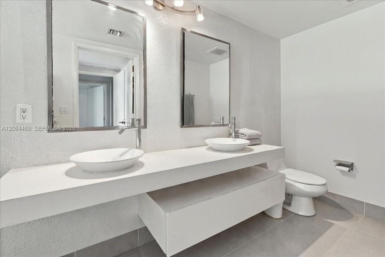 92 SW 3rd St, Unit 1210, Miami, FL 33130 Photo