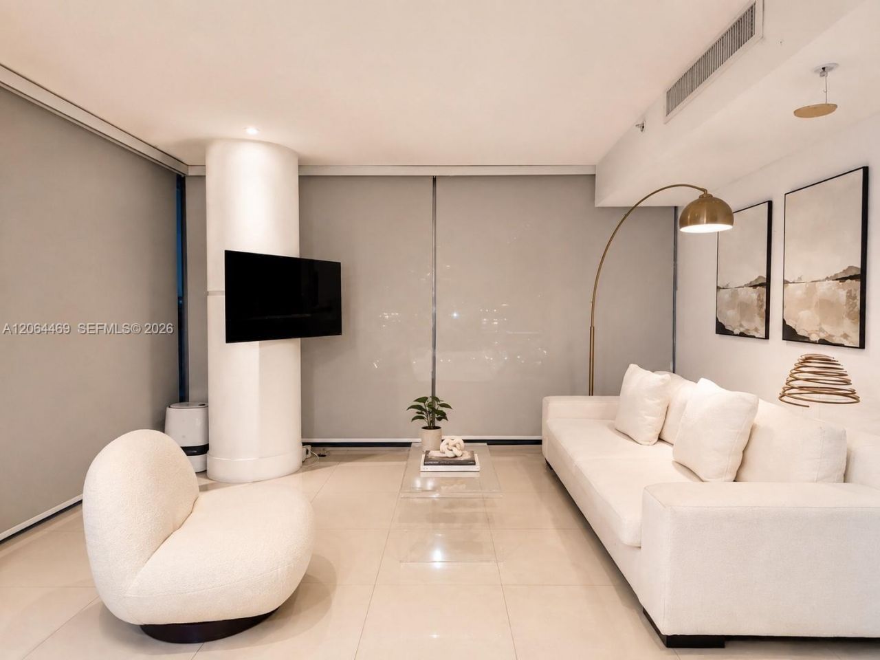 92 SW 3rd St , Unit 1210, Miami, FL 33130 Photo