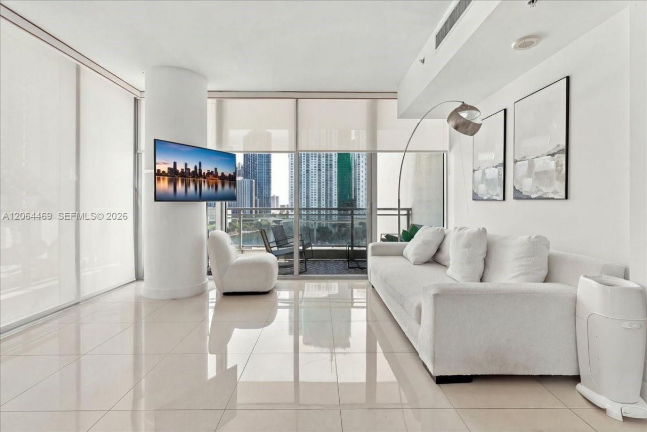 92 SW 3rd St, Unit 1210, Miami, FL 33130 Photo