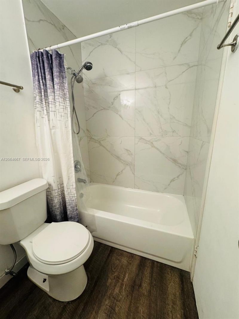 6375 W 22nd Ct , Unit 204, Hialeah, FL 33016 Photo