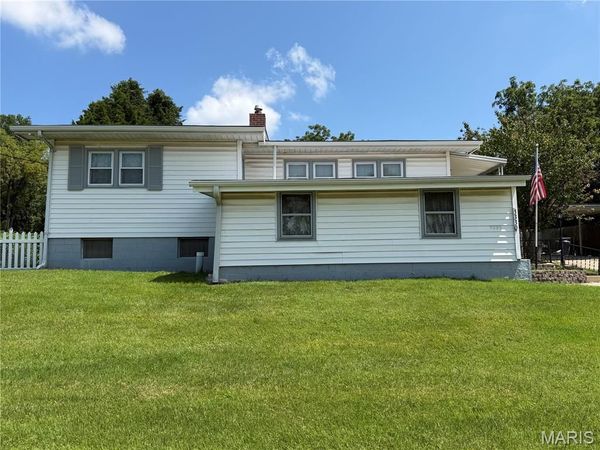 3330 Elm Street , St Charles, MO 63301
