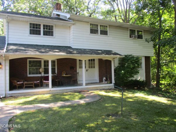 800 E Broadway Avenue , Defiance, OH 43512