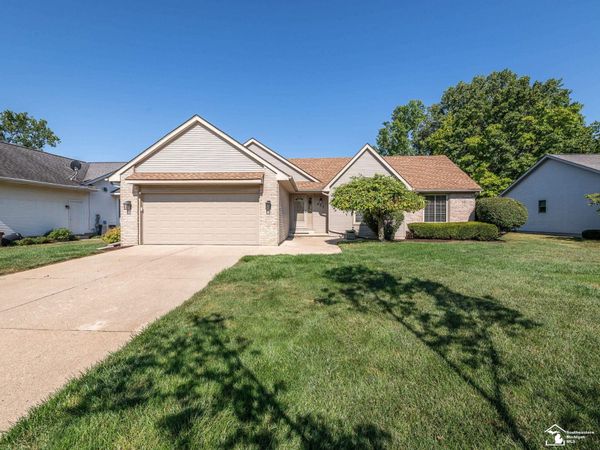 805 Donnalee Drive, Monroe, MI 48162