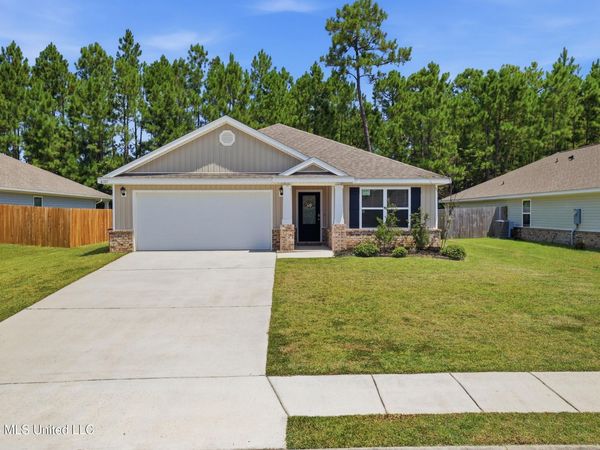 6587 Eastland Circle, Biloxi, MS 39532