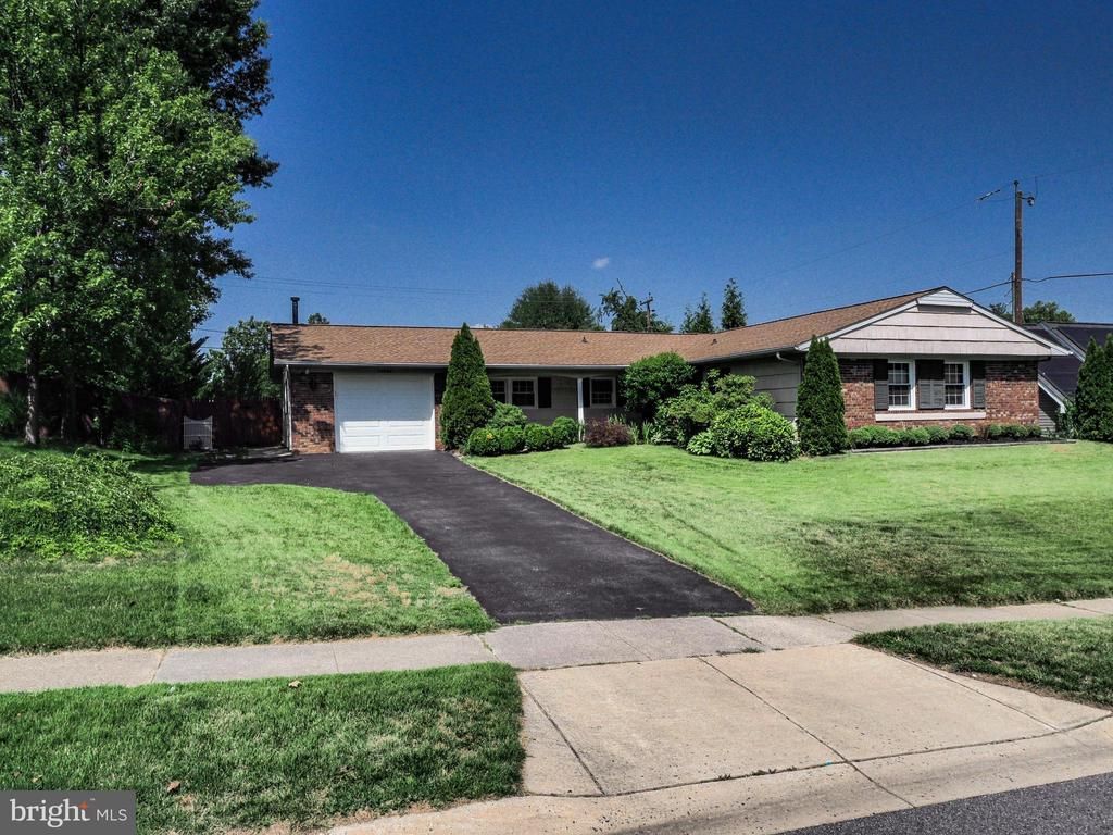 12008 ROCKLEDGE DRIVE , BOWIE, MD 20715