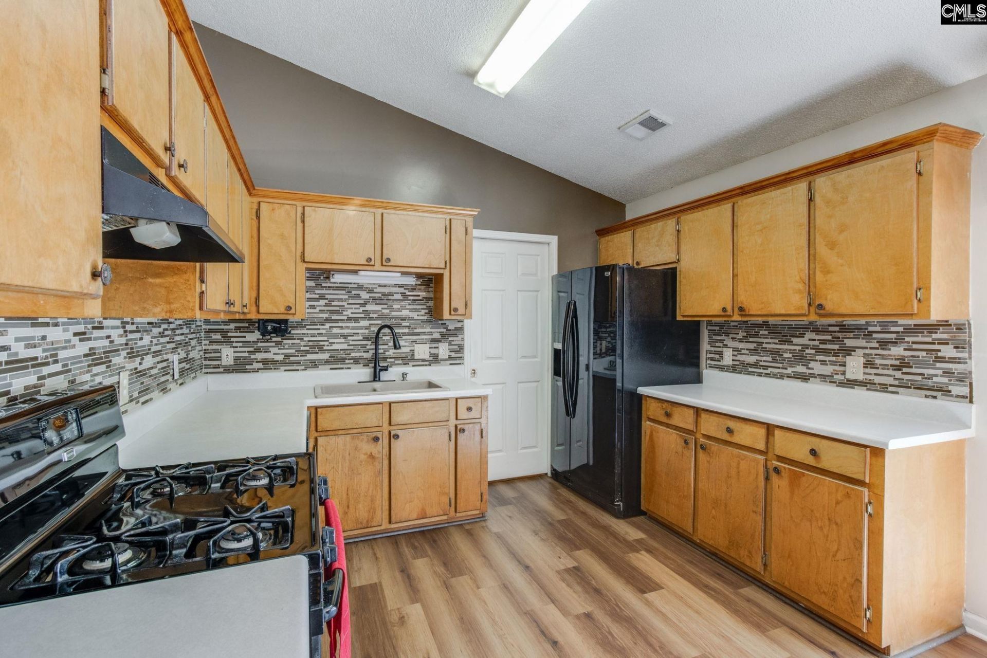 8 Brentwood Drive  Photo 9