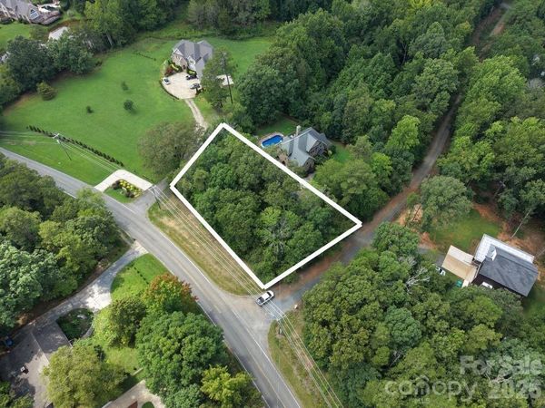 8809 Blaydon Drive, Charlotte, NC 28227