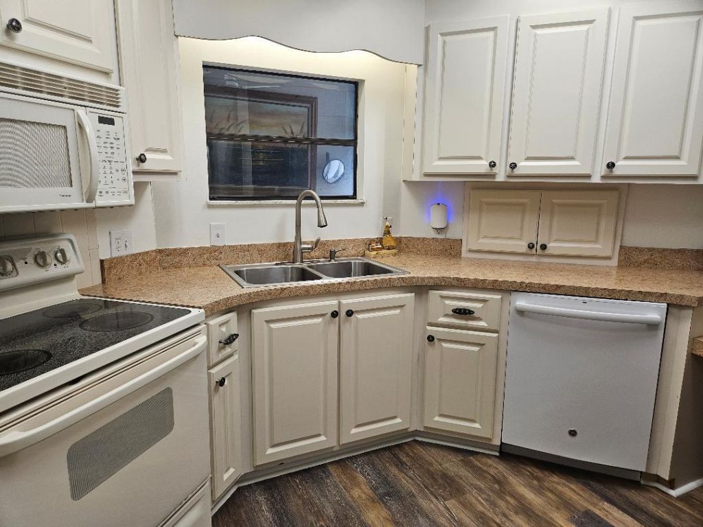 7680 SE Shenandoah Drive, Hobe Sound, FL 33455 Photo