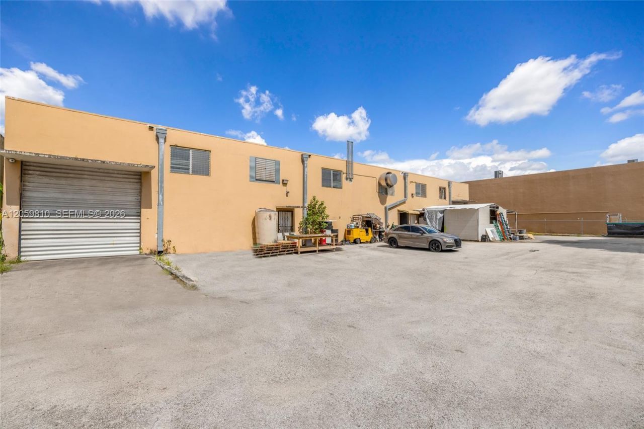 7725 W 2nd Court , Hialeah, FL 33014 Photo