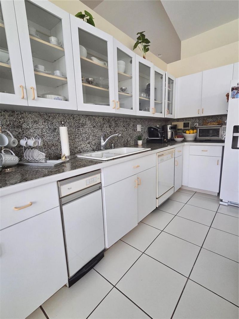 8235 SW 85th Ter, Miami, FL 33143 Photo