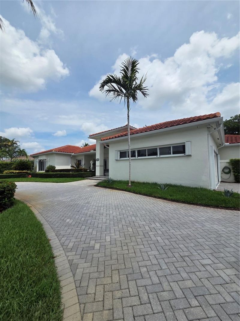 8235 SW 85th Ter, Miami, FL 33143 Photo