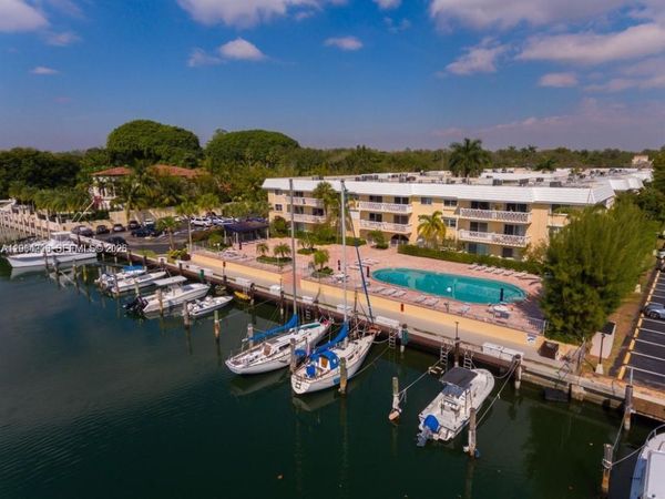 100 EDGEWATER DR , Unit 305, Coral Gables, FL 33133