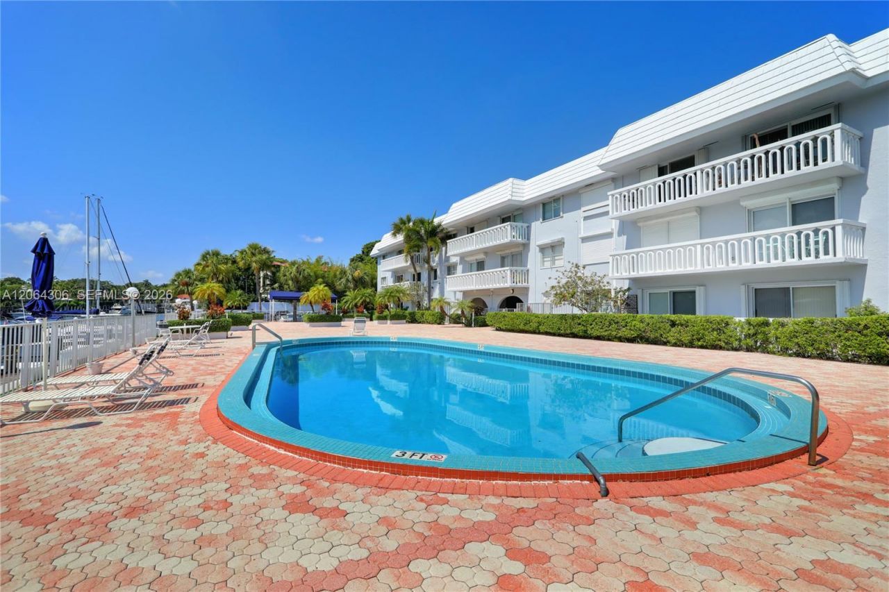100 Edgewater Dr, Unit 305, Coral Gables, FL 33133 Photo