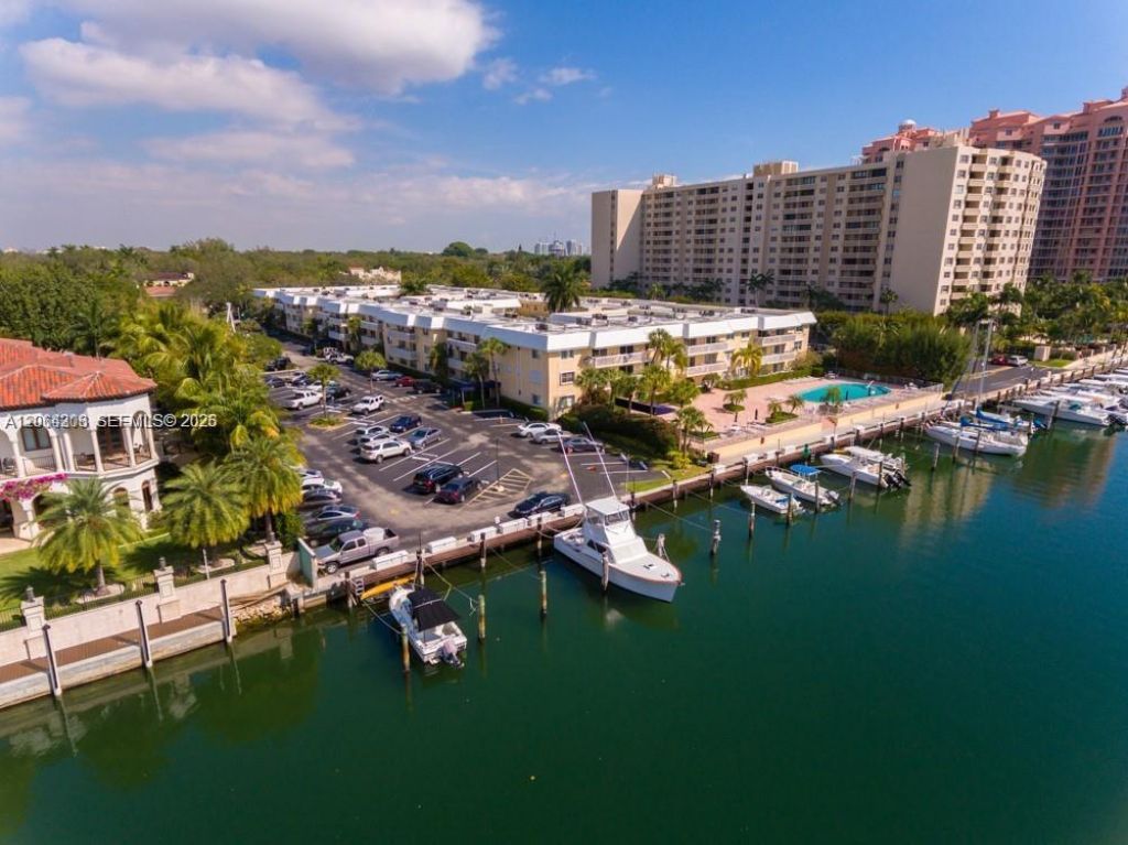 100 Edgewater Dr, Unit 305, Coral Gables, FL 33133 Photo