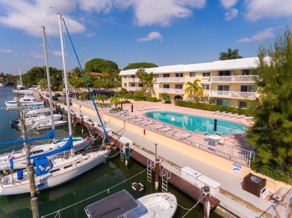 100 Edgewater Dr, Unit 305, Coral Gables, FL 33133 Photo