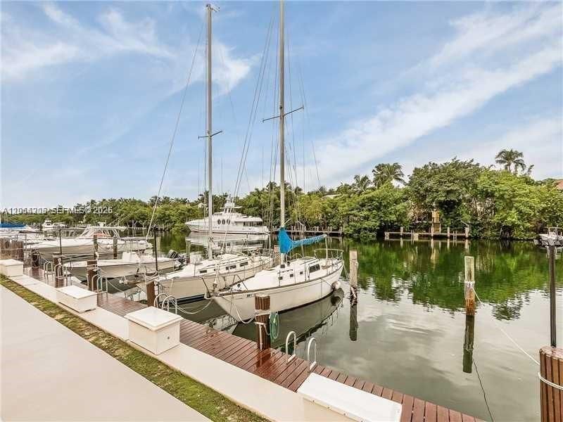 100 Edgewater Dr, Unit 305, Coral Gables, FL 33133 Photo